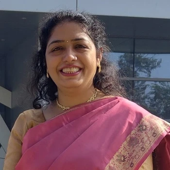 Dr Vandana Khanna